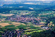 Vue aérienne de Du sud à le quartier Dietlingen in Keltern dans le département Bade-Wurtemberg, Allemagne
