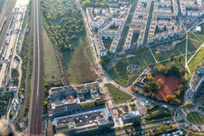 Vue aérienne de Développement résidentiel moderne au Citypark (Stadtpark Südost) sur Ludwig Erhard Allee à le quartier Südstadt in Karlsruhe dans le département Bade-Wurtemberg, Allemagne