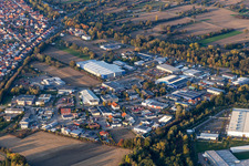 Vue aérienne de Zone industrielle avec OFTEC Faurecia à Hagenbach dans le département Rhénanie-Palatinat, Allemagne