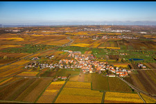 Vue aérienne de Dackenheim dans le département Rhénanie-Palatinat, Allemagne