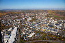 Vue aérienne de Locaux de l'usine Aafes Europa à Grünstadt dans le département Rhénanie-Palatinat, Allemagne