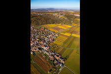Vue aérienne de Château de Battenberg à le quartier Bobenheim in Bobenheim am Berg dans le département Rhénanie-Palatinat, Allemagne