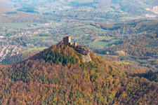 Vue aérienne de Ruines du château de Trifels à Annweiler am Trifels dans le département Rhénanie-Palatinat, Allemagne
