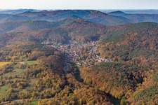 Vue d'oiseau de Dörrenbach dans le département Rhénanie-Palatinat, Allemagne