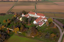 Atelier pour talents cachés à Schweighofen dans le département Rhénanie-Palatinat, Allemagne d'en haut