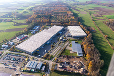Zone commerciale Horst avec Magna Interiors, Random Logistics, STS Group et Thermo Fisher à le quartier Minderslachen in Kandel dans le département Rhénanie-Palatinat, Allemagne hors des airs