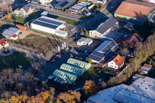 Zone commerciale à Gereut à Hatzenbühl dans le département Rhénanie-Palatinat, Allemagne d'en haut