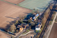 Vue aérienne de Radhaus Schultz en face de la gare de Schaidter à Steinfeld dans le département Rhénanie-Palatinat, Allemagne