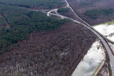 Vue aérienne de Terrain en contrebas de l'Otterbach avec prairies inondées sur l'A65 à Kandel dans le département Rhénanie-Palatinat, Allemagne