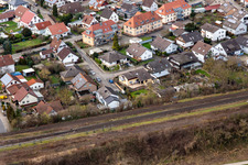 Dans la roseraie à Winden dans le département Rhénanie-Palatinat, Allemagne vu d'un drone