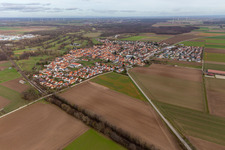 Vue d'oiseau de Steinweiler dans le département Rhénanie-Palatinat, Allemagne