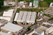 Ittersbach, zone industrielle à le quartier Im Stockmädle in Karlsbad dans le département Bade-Wurtemberg, Allemagne d'un drone