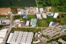 Ittersbach, zone industrielle à le quartier Im Stockmädle in Karlsbad dans le département Bade-Wurtemberg, Allemagne vu d'un drone