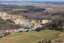 Vue aérienne de Carrière, gravière Georg Mast, décharge à le quartier Sulz am Eck in Wildberg dans le département Bade-Wurtemberg, Allemagne