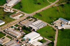 Photographie aérienne de Ittersbach, zone industrielle à le quartier Im Stockmädle in Karlsbad dans le département Bade-Wurtemberg, Allemagne