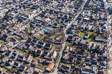 Vue aérienne de Rue des Fleurs vue du nord à Renningen dans le département Bade-Wurtemberg, Allemagne