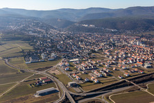 Vue aérienne de Zone de développement de l'anneau des aînés à Bad Dürkheim dans le département Rhénanie-Palatinat, Allemagne