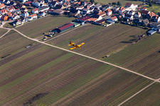 Vue aérienne de Rencontre aérienne à l'approche de Bad Dürkheim à Erpolzheim dans le département Rhénanie-Palatinat, Allemagne