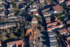 Vue aérienne de Château des Barons de Hallberg à le quartier Ruchheim in Ludwigshafen am Rhein dans le département Rhénanie-Palatinat, Allemagne