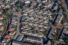 Vue aérienne de Rue Lorscher à le quartier Ruchheim in Ludwigshafen am Rhein dans le département Rhénanie-Palatinat, Allemagne