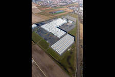 Usine de fabrication de véhicules de Joseph Vögele AG à le quartier Rheingönheim in Ludwigshafen am Rhein dans le département Rhénanie-Palatinat, Allemagne vue d'en haut