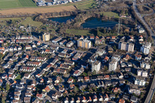 Vue aérienne de Devant le lac de pêche à le quartier Sankt Ilgen in Leimen dans le département Bade-Wurtemberg, Allemagne