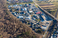 Vue aérienne de Zone commerciale à Waghäusel dans le département Bade-Wurtemberg, Allemagne