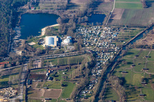 Vue aérienne de Camping Rülzheim entre Dampfnudel et la ferme d'autruches de Mhou à Rülzheim dans le département Rhénanie-Palatinat, Allemagne