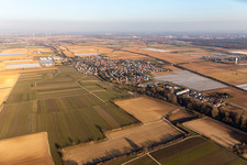 Vue d'oiseau de Weingarten dans le département Rhénanie-Palatinat, Allemagne