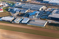 Vue aérienne de Hellmann en gros à le quartier Herxheim in Herxheim bei Landau dans le département Rhénanie-Palatinat, Allemagne
