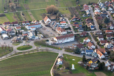 Vue aérienne de KiK à le quartier Rechtenbach in Schweigen-Rechtenbach dans le département Rhénanie-Palatinat, Allemagne