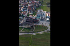 Vue aérienne de Nouveaux bâtiments Sylvanerstr à le quartier Schweigen in Schweigen-Rechtenbach dans le département Rhénanie-Palatinat, Allemagne
