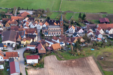 Vue aérienne de Église du nord-ouest à Schweighofen dans le département Rhénanie-Palatinat, Allemagne