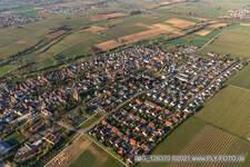 Vue aérienne de Essingen dans le département Rhénanie-Palatinat, Allemagne