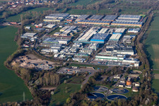 Zone industrielle et commerciale Landau Ost avec Michelin Reifenwerke et APL Automobil-Prüftechnik Landau GmbH à Landau in der Pfalz dans le département Rhénanie-Palatinat, Allemagne d'en haut