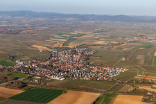 Vue oblique de Insheim dans le département Rhénanie-Palatinat, Allemagne