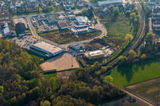 Vue aérienne de Nouvelle zone commerciale de la Lauterburger Straße à Kandel dans le département Rhénanie-Palatinat, Allemagne