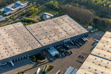Vue aérienne de MAGNA Exteriors GmbH - MLC Kandel à le quartier Minderslachen in Kandel dans le département Rhénanie-Palatinat, Allemagne