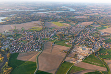 Vue aérienne de Dengolsheim, Stattmatten à Sessenheim dans le département Bas Rhin, France