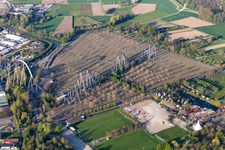 Vue oblique de Parking vide du parc d'attractions Europa-Park pendant le confinement dû au coronavirus à Rust dans le département Bade-Wurtemberg, Allemagne