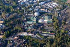 Vue aérienne de Eurosat CanCan Coaster fermé en raison du confinement lié au Corona au parc d'attractions Europa-Park à Rust dans le département Bade-Wurtemberg, Allemagne