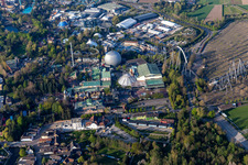 Vue aérienne de Eurosat CanCan Coaster fermé en raison du confinement lié au Corona au parc d'attractions Europa-Park à Rust dans le département Bade-Wurtemberg, Allemagne