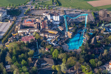 Vue aérienne de Les montagnes russes Atlantica Super Splash de l'arène espagnole d'Europa-Park sont fermées en raison du confinement dû au coronavirus. à Rust dans le département Bade-Wurtemberg, Allemagne