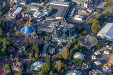 Vue aérienne de Euro-Mir à Europa-Park fermé en raison du confinement dû au coronavirus à Rust dans le département Bade-Wurtemberg, Allemagne