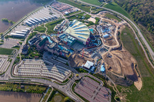 Vue aérienne de Le chantier du parc aquatique « Rulantica » et de l'hôtel-musée Kronasar sur le terrain du parc d'attractions « Europapark » est fermé en raison de Corona à Rust dans le département Bade-Wurtemberg, Allemagne