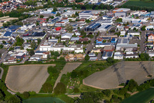 Vue aérienne de Zone industrielle Siemensstr, Industriestr à le quartier Eggenstein in Eggenstein-Leopoldshafen dans le département Bade-Wurtemberg, Allemagne