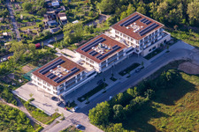 Vue aérienne de Bâtiments de recherche et complexes de bureaux dans le parc technologique de la Konrad-Zuse-Straße à le quartier Rintheim in Karlsruhe dans le département Bade-Wurtemberg, Allemagne