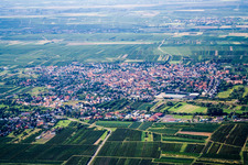 Vue aérienne de Weisenheim am Sand dans le département Rhénanie-Palatinat, Allemagne