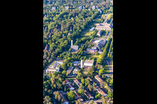 Vue aérienne de Centre, École Waldorf gratuite, Gymnase Otto Hahn à le quartier Waldstadt in Karlsruhe dans le département Bade-Wurtemberg, Allemagne