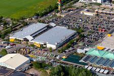 Vue aérienne de Magasin de quincaillerie et de jardinage Hornbach à Bornheim dans le département Rhénanie-Palatinat, Allemagne